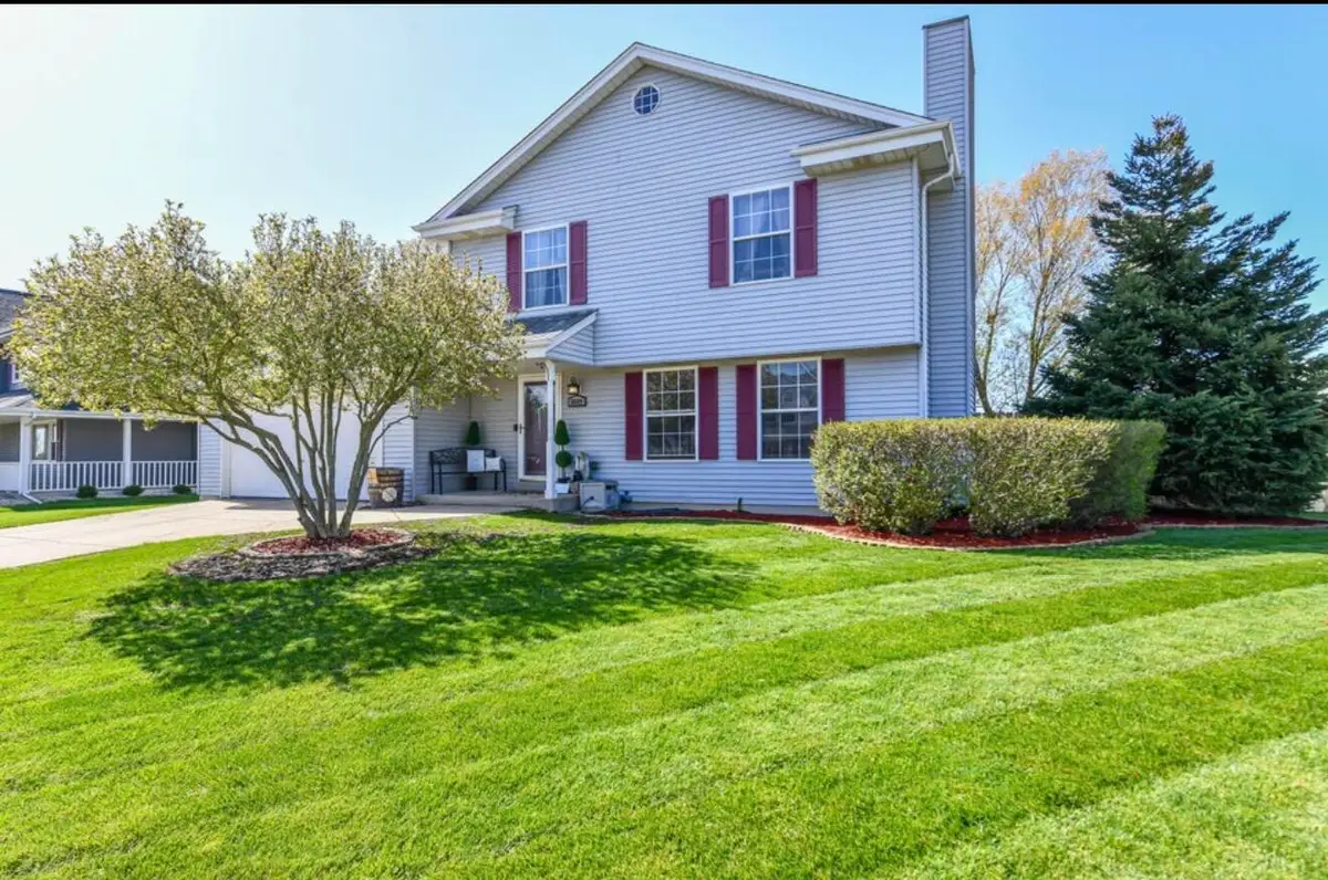 8609 Fox Haven Chase St, Sturtevant, WI 53177 - #1