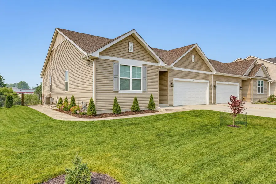 1594 Meadowview Ct, Whitewater, WI 53190 - #2