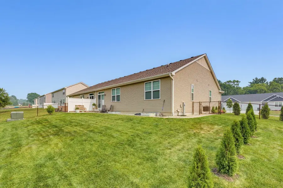 1594 Meadowview Ct, Whitewater, WI 53190 - #3