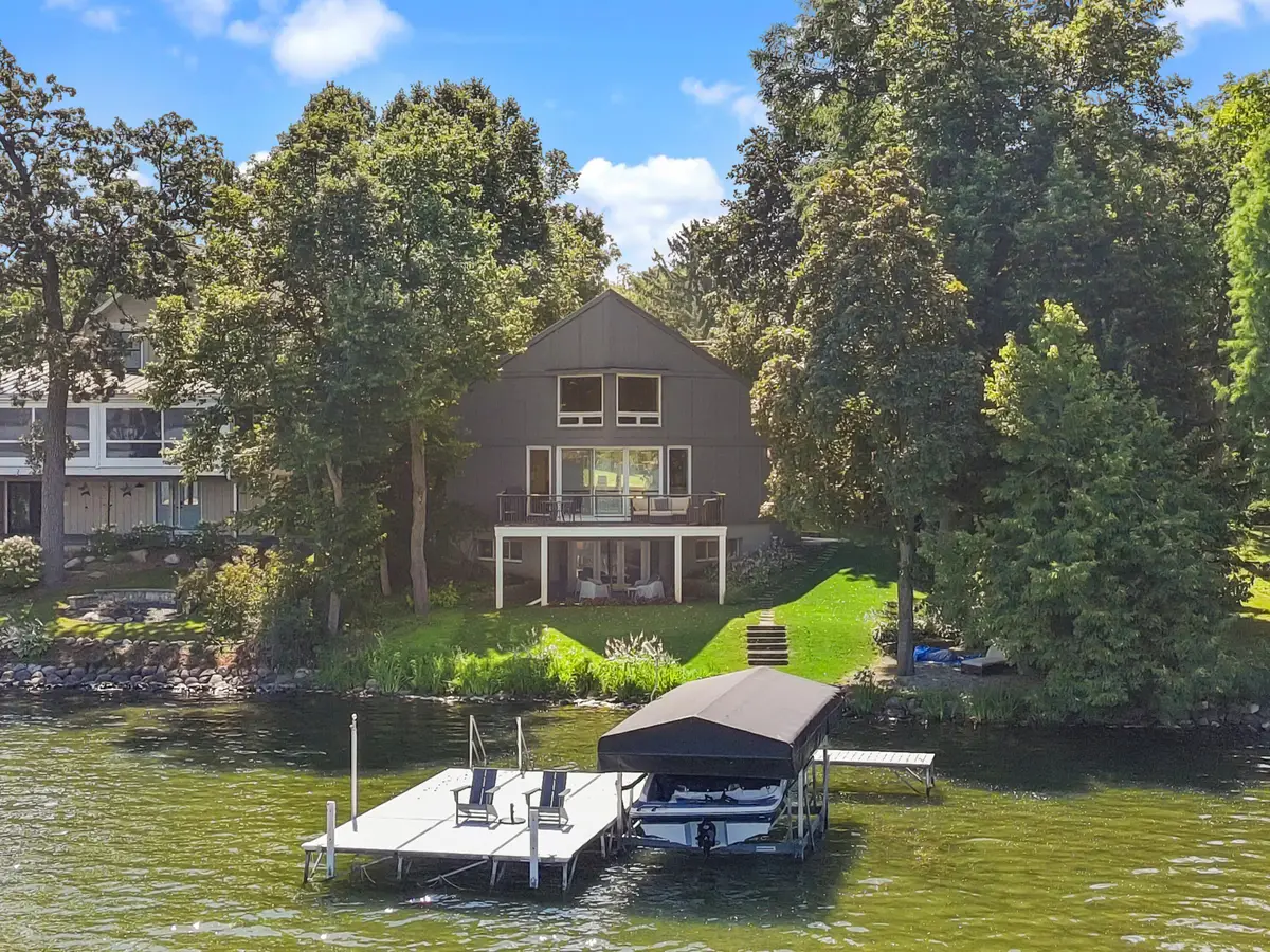 3015 E Lake Shore Dr, Twin Lakes, WI 53181 - #1
