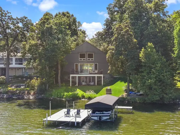 3015 E Lake Shore Dr, Twin Lakes, WI 53181