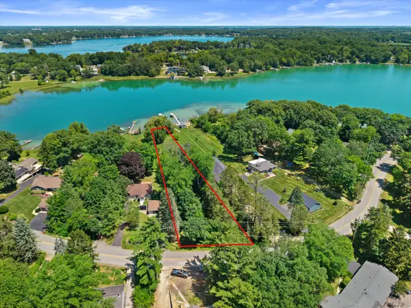 N1190 Tombeau Rd, Bloomfield, WI 53128