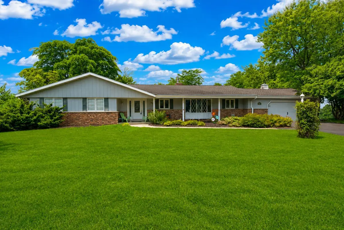 W212N10497 Parkland Cir, Germantown, WI 53017 - #1