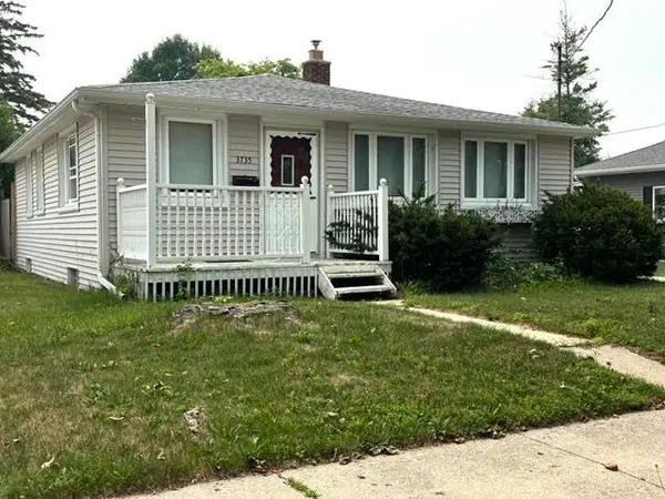 3735 Custer St, Manitowoc, WI 54220