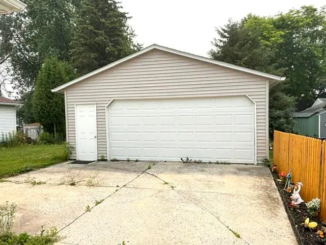 3735 Custer St, Manitowoc, WI 54220 - #2