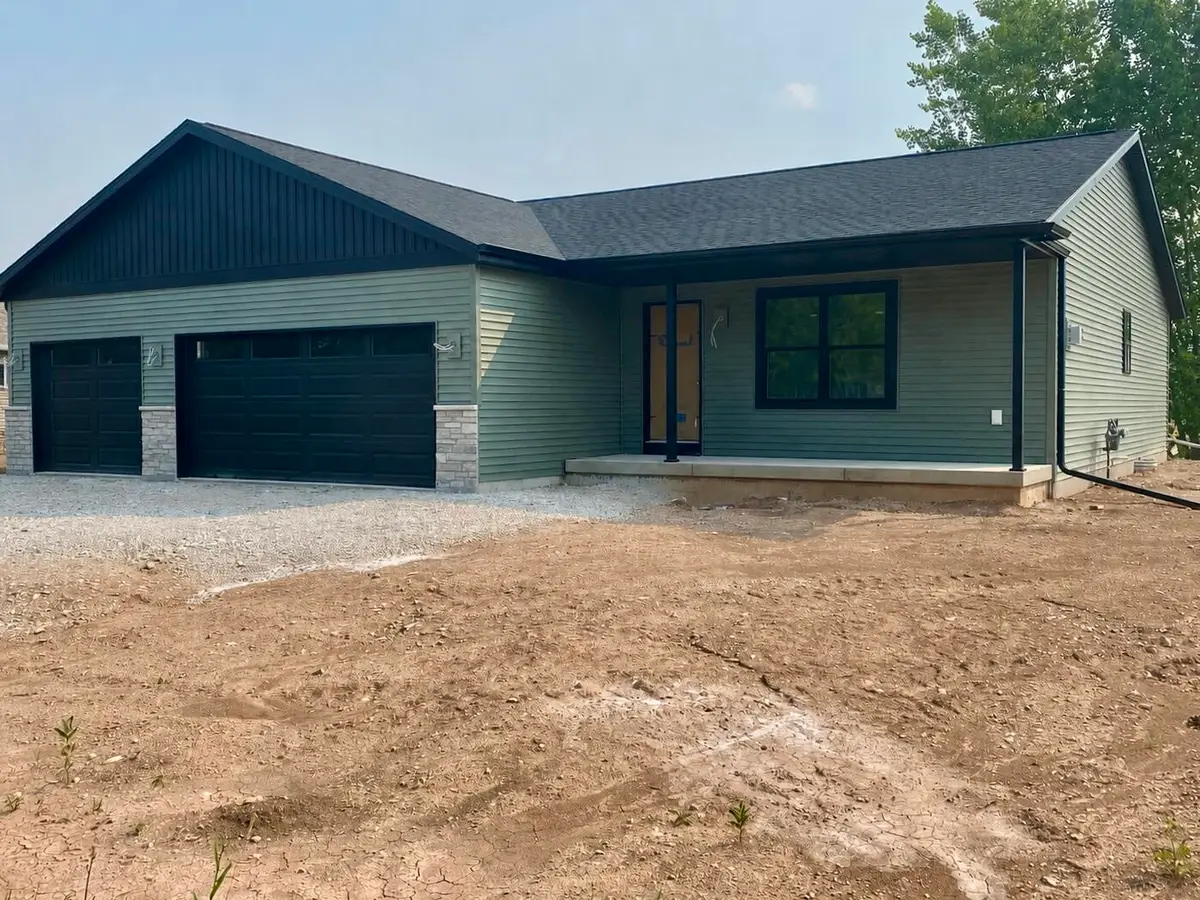 1519 Alpine Cir, North Fond Du Lac, WI 54937 - #1
