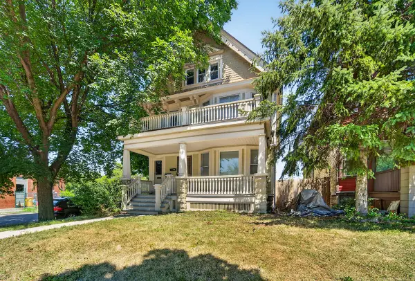 3330 W Mckinley Blvd, Milwaukee, WI 53208
