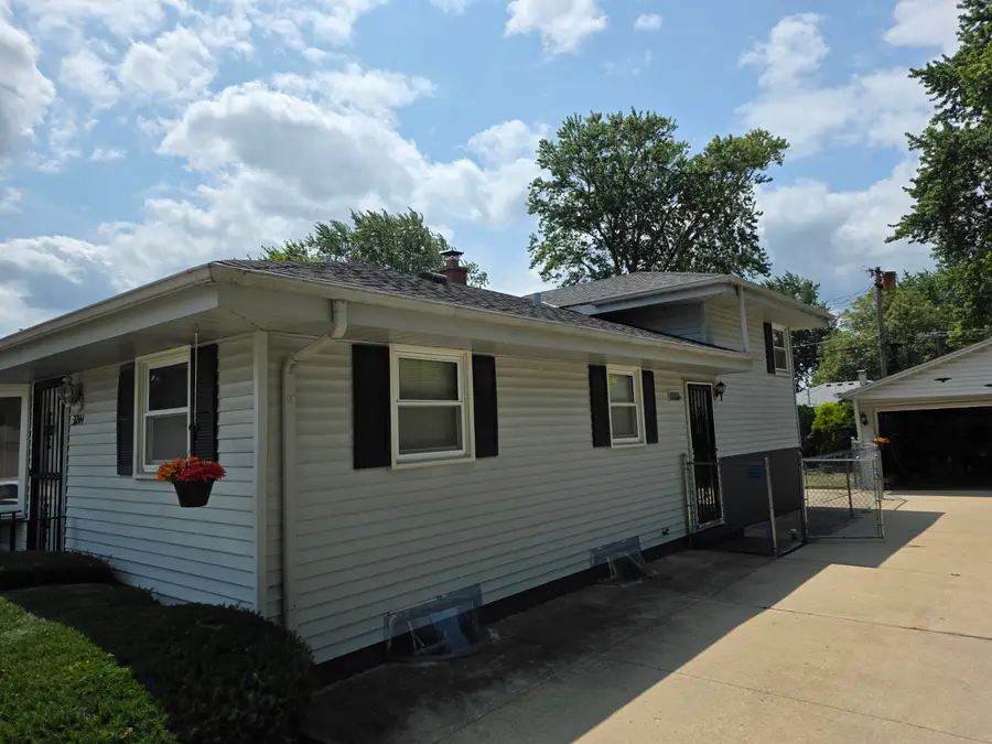 3244 Debra Ln, Racine, WI 53403 - #3
