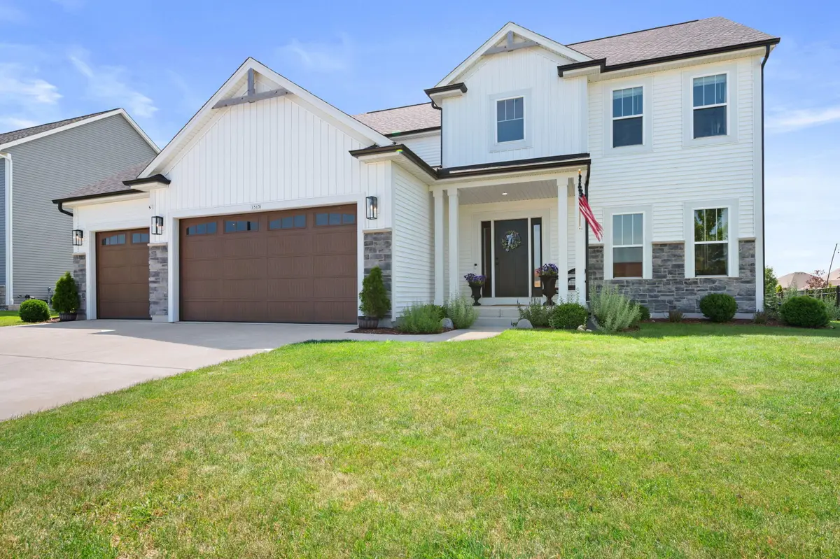 1513 Whalen Dr, Oconomowoc, WI 53066 - #1
