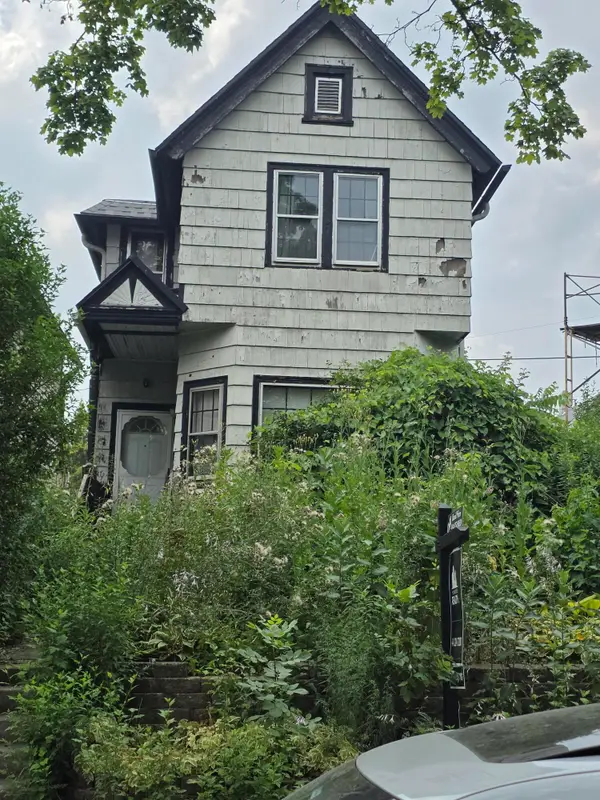 2237 S Woodward St, Milwaukee, WI 53207