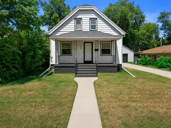 4726 W Eggert Pl, Milwaukee, WI 53218