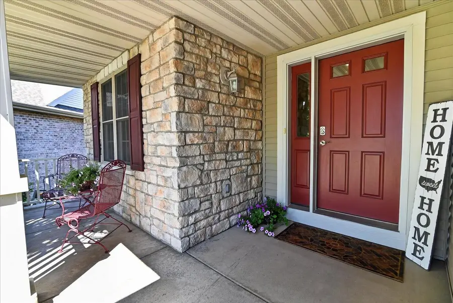 8 Peregrine Ct, Madison, WI 53593 - #2