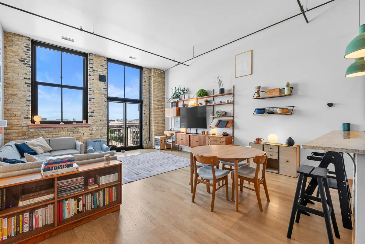 239 E Chicago St, Milwaukee, WI 53202 - #1