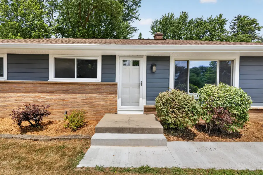 16000 W Santa Rosa Blvd, New Berlin, WI 53151 - #3
