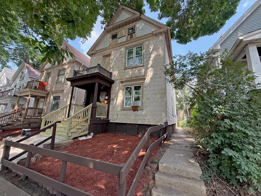1560 S 24th St, Milwaukee, WI 53204 - #2