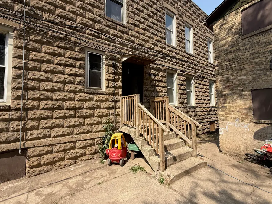 1556 S 24th St, Milwaukee, WI 53204 - #3