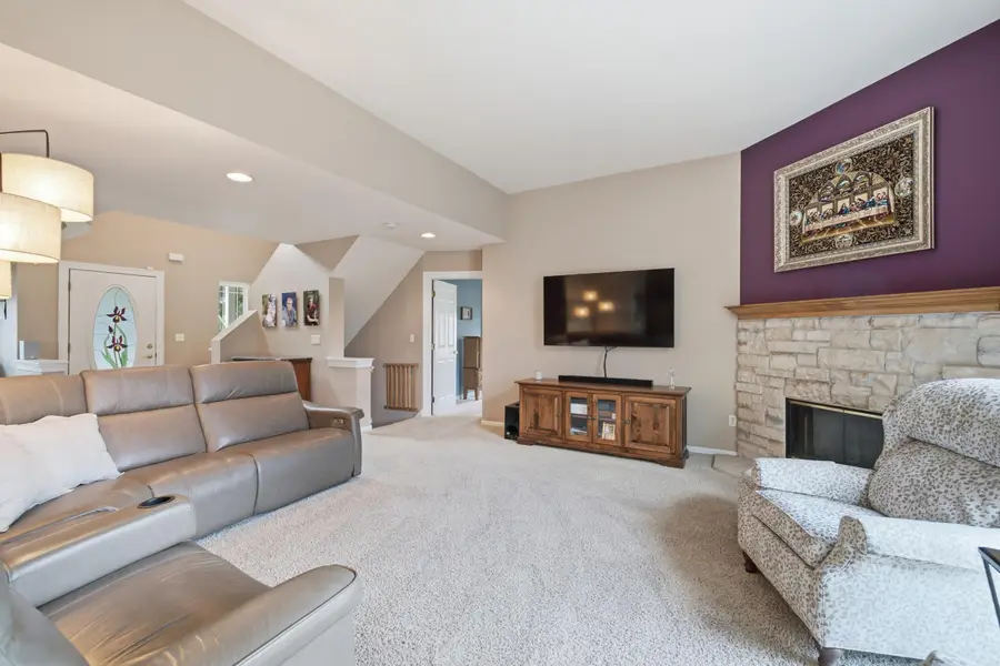 1000 Parkton Dr, Waukesha, WI 53189 - #3