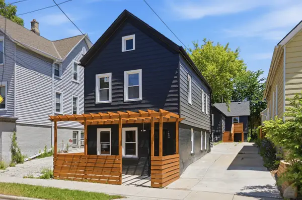 1850 N Warren Ave, Milwaukee, WI 53202