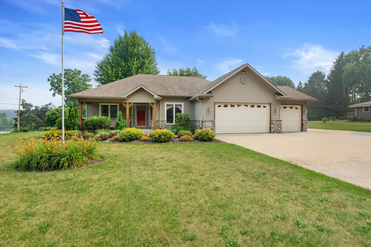N136W20441 Bonniwell Rd, Germantown, WI 53076 - #1
