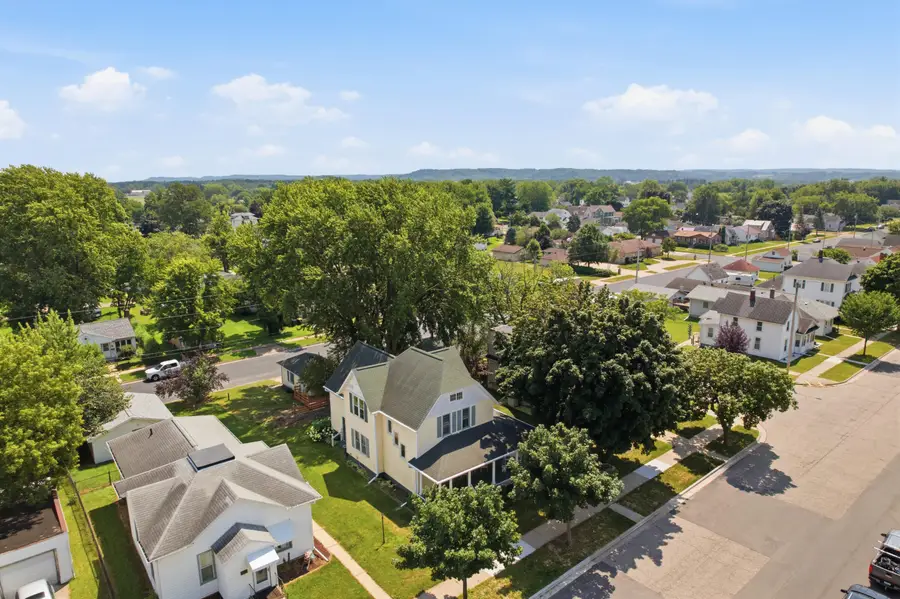 316 Kilbourn Ave, Tomah, WI 54660 - #2