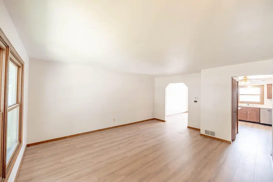 507 Maple St, Grafton, WI 53024 - #3
