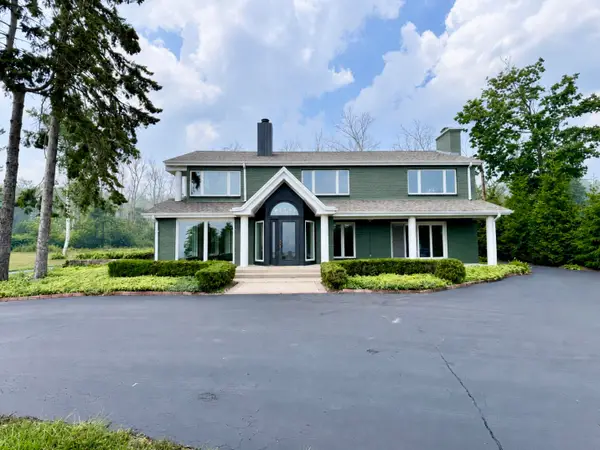7515 N Beach Dr, Fox Point, WI 53217