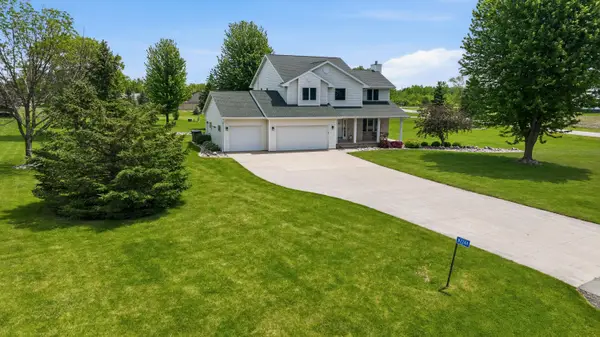 N2244 Nicole Ct, Vandenbroek, WI 54130