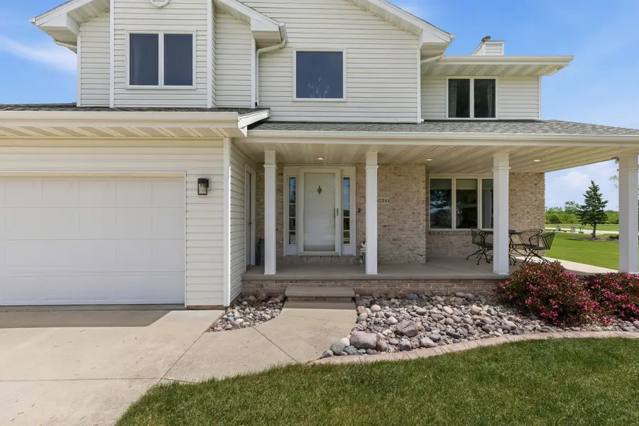 N2244 Nicole Ct, Vandenbroek, WI 54130 - #3