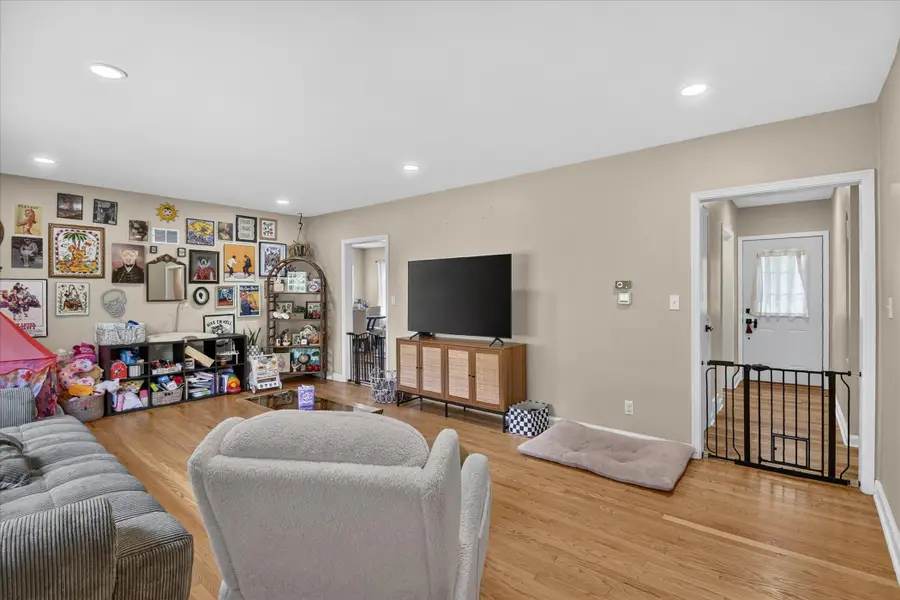 7820 W Bradley Rd, Milwaukee, WI 53223 - #2