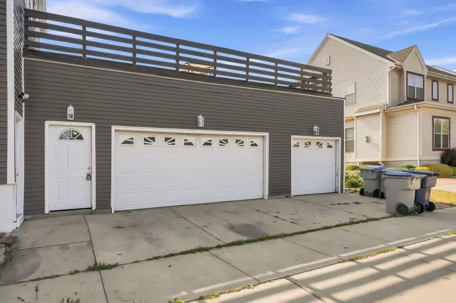 600 W Garfield Ave, Milwaukee, WI 53212 - #2