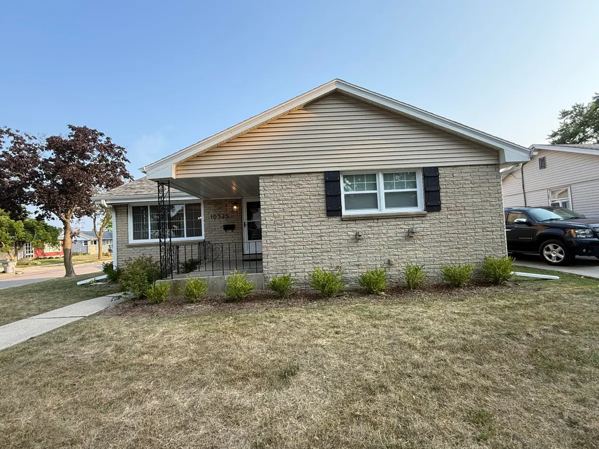 10325 W Sheridan Ave, Milwaukee, WI 53225 - #1