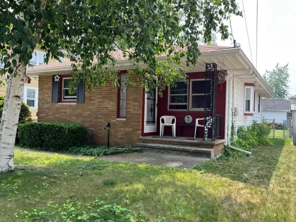 1723 27th St, Two Rivers, WI 54241