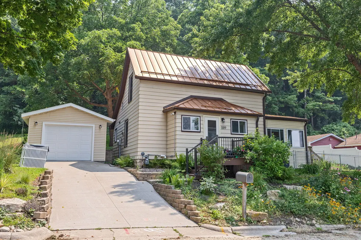 1309 31st Pl S, La Crosse, WI 54601 - #1
