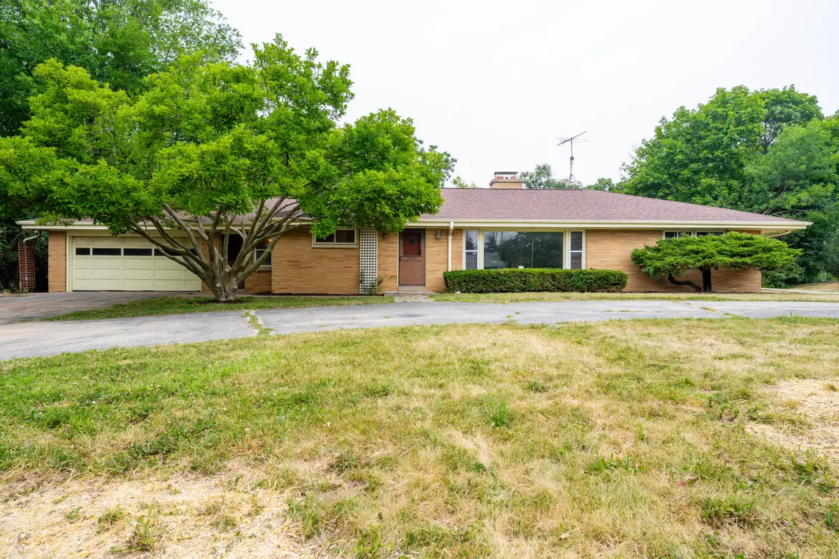 15520 Carpenter Rd, Brookfield, WI 53005 - #1
