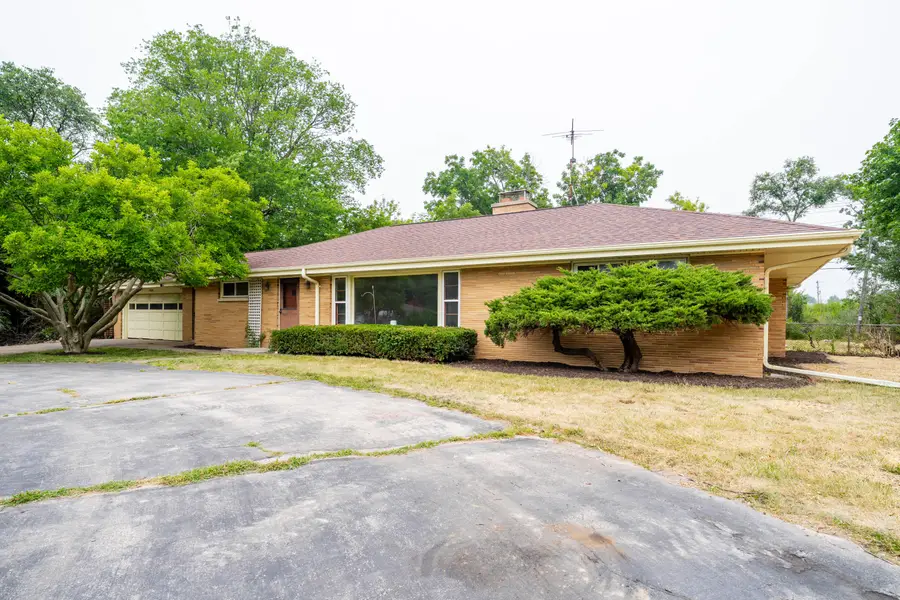 15520 Carpenter Rd, Brookfield, WI 53005 - #2