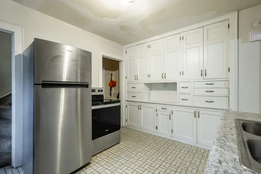 5527 N 38th St, Milwaukee, WI 53209 - #3