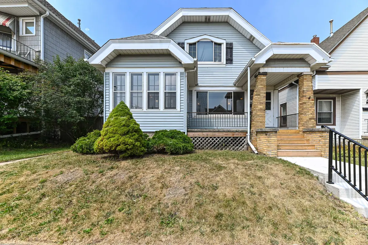 1567 S 71st St, West Allis, WI 53214 - #1