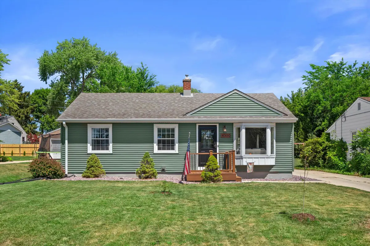 4300 Raymir Pl, Wauwatosa, WI 53222 - #1