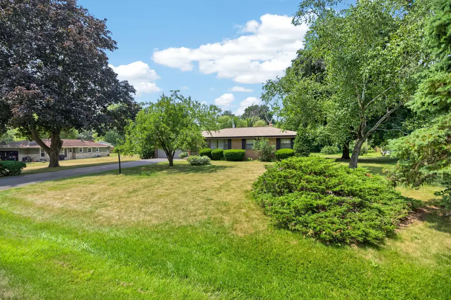 3915 Brook Ln, Brookfield, WI 53005 - #3