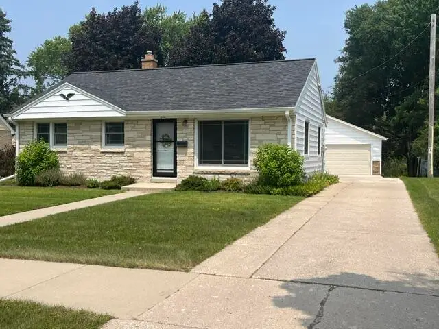 238 Lincoln Dr N, West Bend, WI 53095 - #2