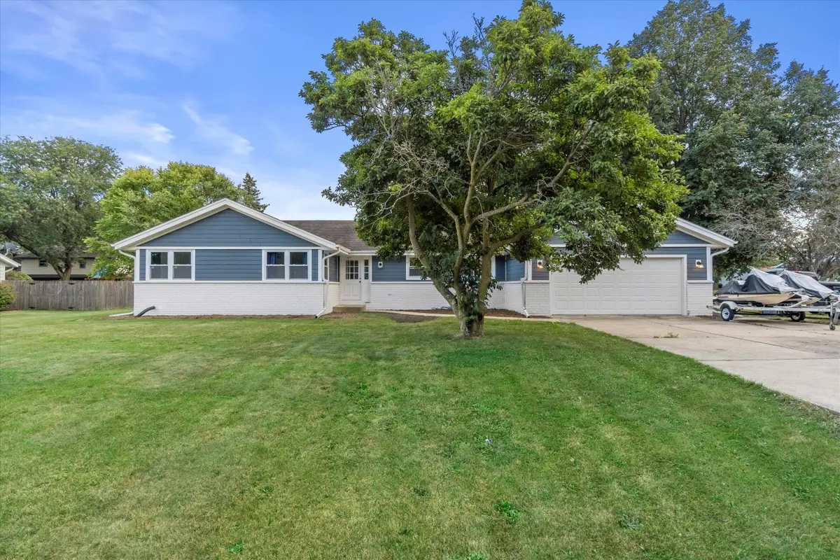 4629 Phoebe Ln, Mount Pleasant, WI 53405 - #1