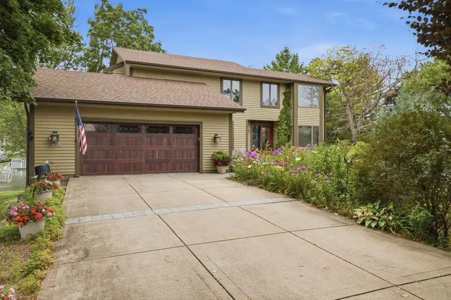 S75W18705 Kingston Dr, Muskego, WI 53150 - #2