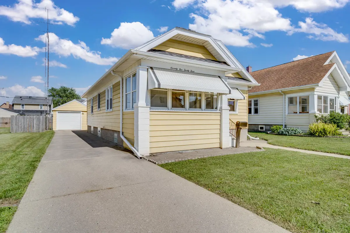 7523 27th Ave, Kenosha, WI 53143 - #1