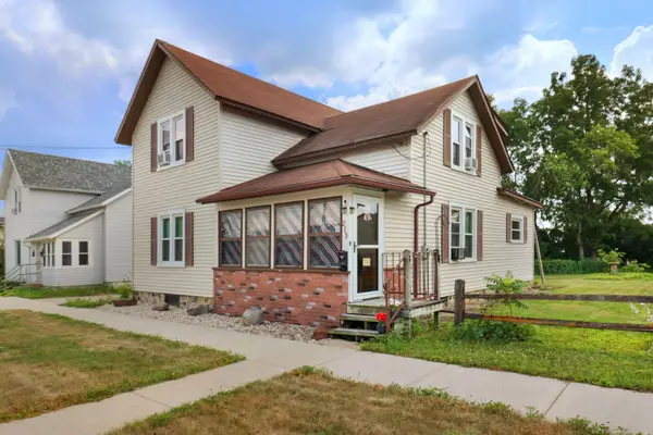 213 E Centralia St, Elkhorn, WI 53121