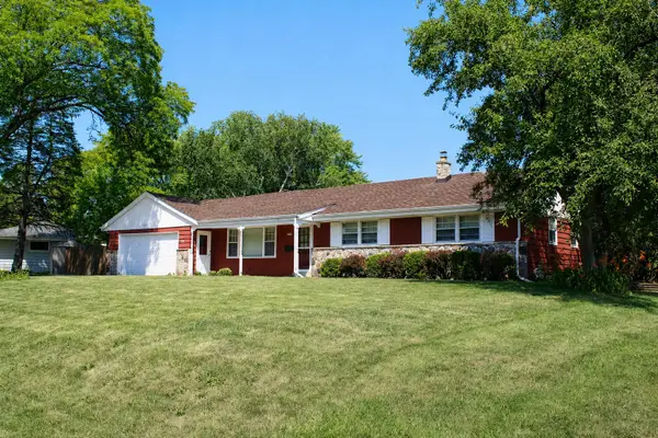 8362 N 49th St, Brown Deer, WI 53223