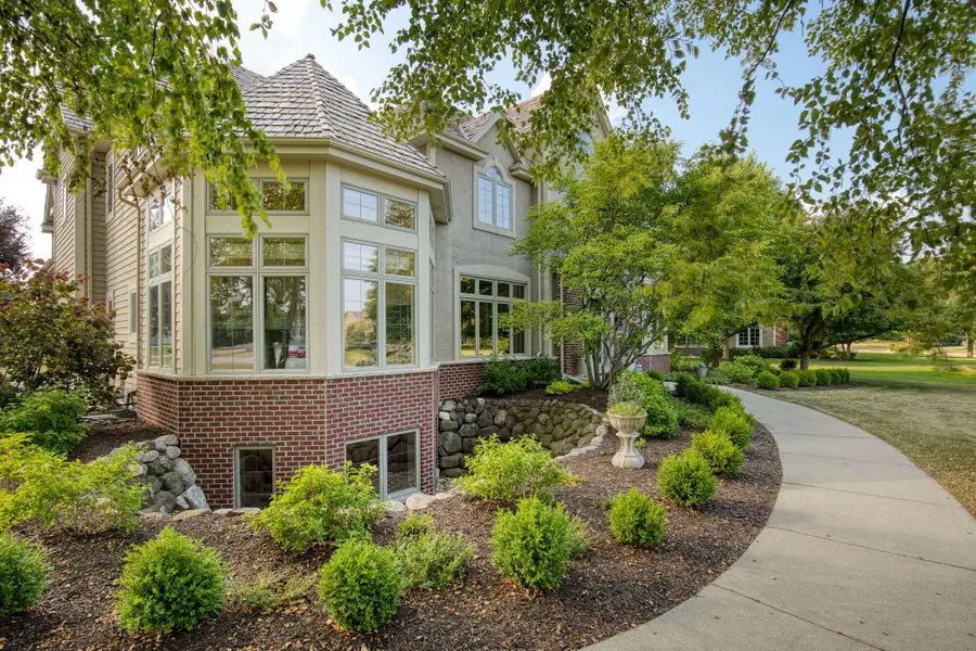 21100 Chancery Ct, Brookfield, WI 53045 - #2
