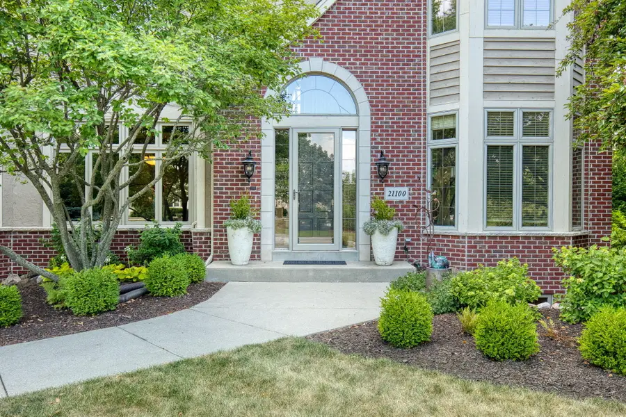 21100 Chancery Ct, Brookfield, WI 53045 - #3