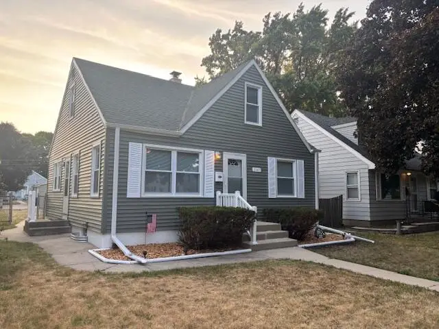 3143 N 89th St, Milwaukee, WI 53222 - #2