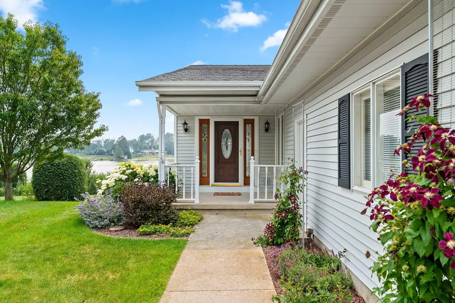 1621 Blue Heron Dr, Two Rivers, WI 54241 - #2