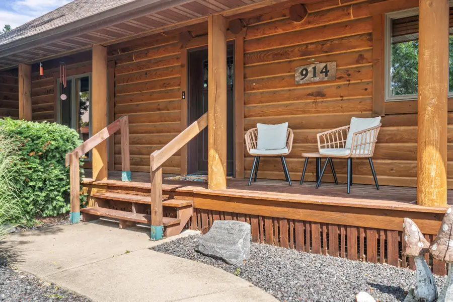 914 E Brownell St, Tomah, WI 54660 - #3